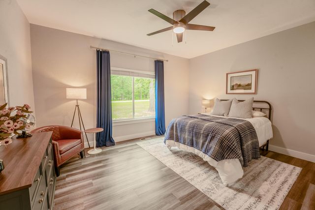 631 Buena Vista Parkway, Strafford, MO 65757