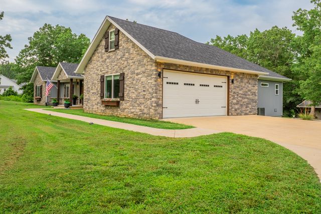 631 Buena Vista Parkway, Strafford, MO 65757