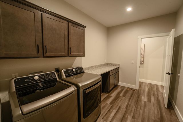631 Buena Vista Parkway, Strafford, MO 65757