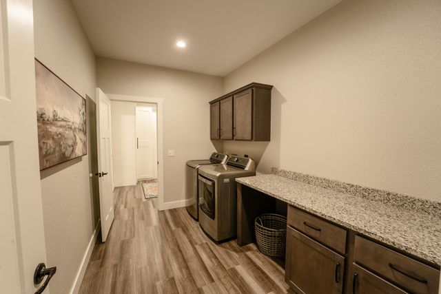631 Buena Vista Parkway, Strafford, MO 65757