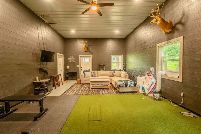 631 Buena Vista Parkway, Strafford, MO 65757