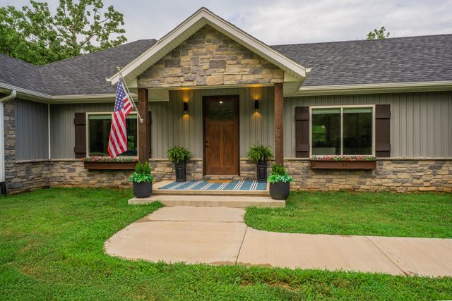 631 Buena Vista Parkway, Strafford, MO 65757