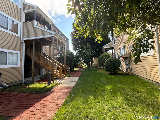 135 Flax Hill Road 19, Norwalk, CT 06854