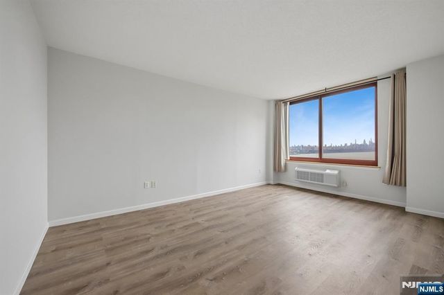 100 Old Palisade Road 2209, Fort Lee, NJ 07024