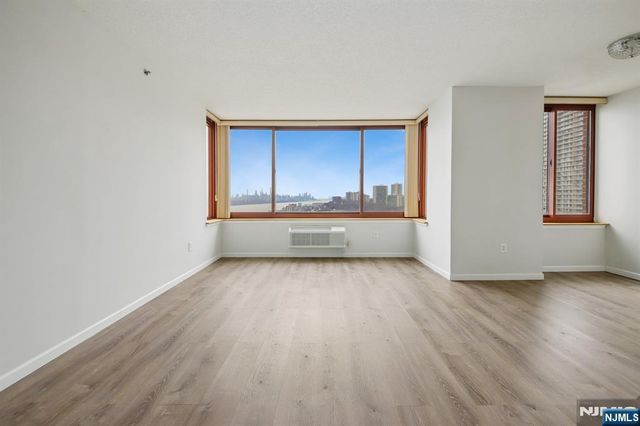 100 Old Palisade Road 2209, Fort Lee, NJ 07024