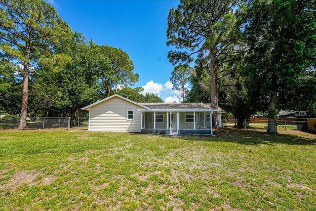 271 NE Naylor St Street, Palm Bay, FL 32907