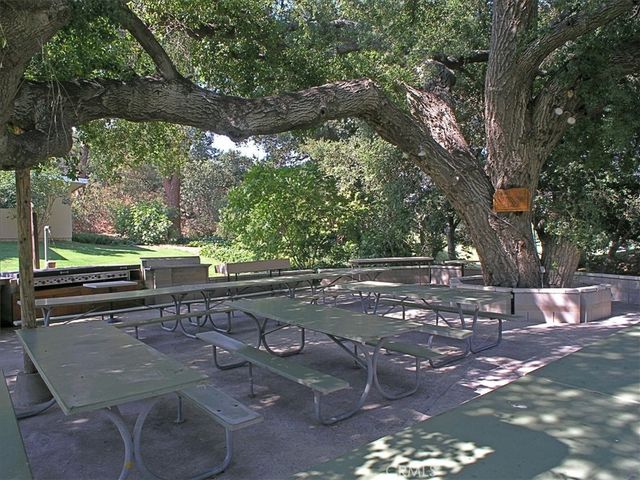 26837 Avenue Of The Oaks, Newhall, CA 91321