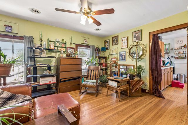 671 Spring Street NE, Minneapolis, MN 55413