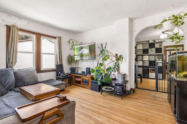 671 Spring Street NE, Minneapolis, MN 55413