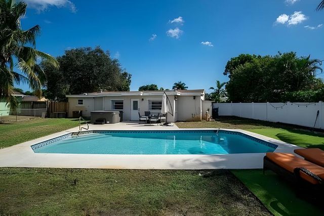 6941 Boston Drive, Atlantis, FL 33462