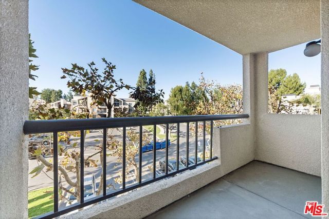 5545 Canoga Avenue 206, Woodland Hills, CA 91367