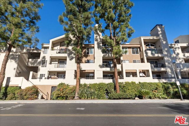 5545 Canoga Avenue 206, Woodland Hills, CA 91367