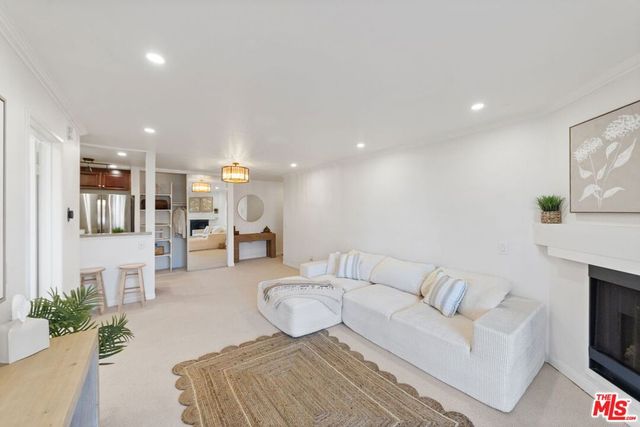 5545 Canoga Avenue 206, Woodland Hills, CA 91367