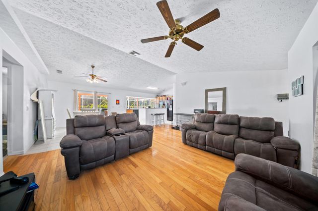 5910 NW Bayou Court, Port St Lucie, FL 34986