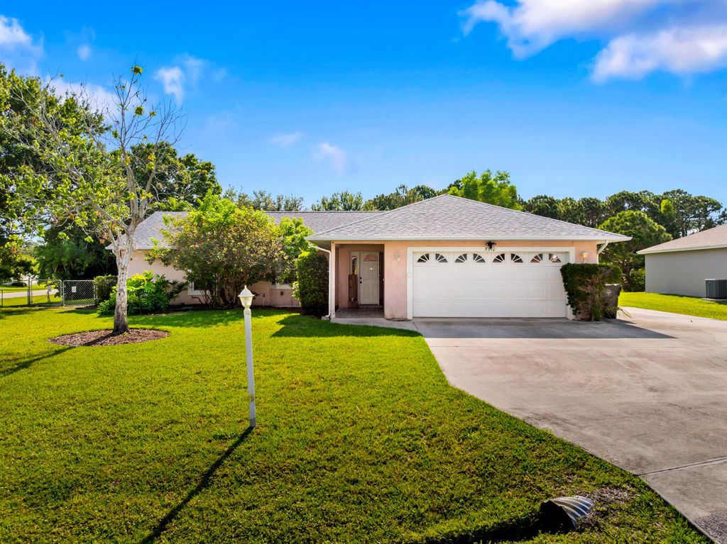 5910 NW Bayou Court, Port St Lucie, FL 34986