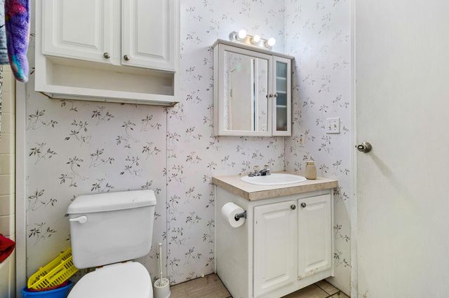 375 White Oak Cove, Onalaska, TX 77360