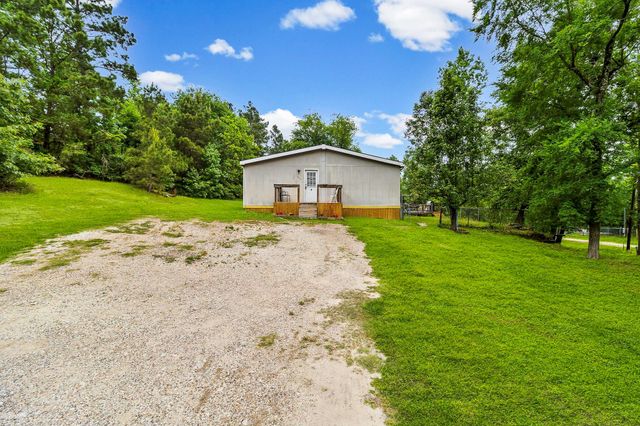 375 White Oak Cove, Onalaska, TX 77360