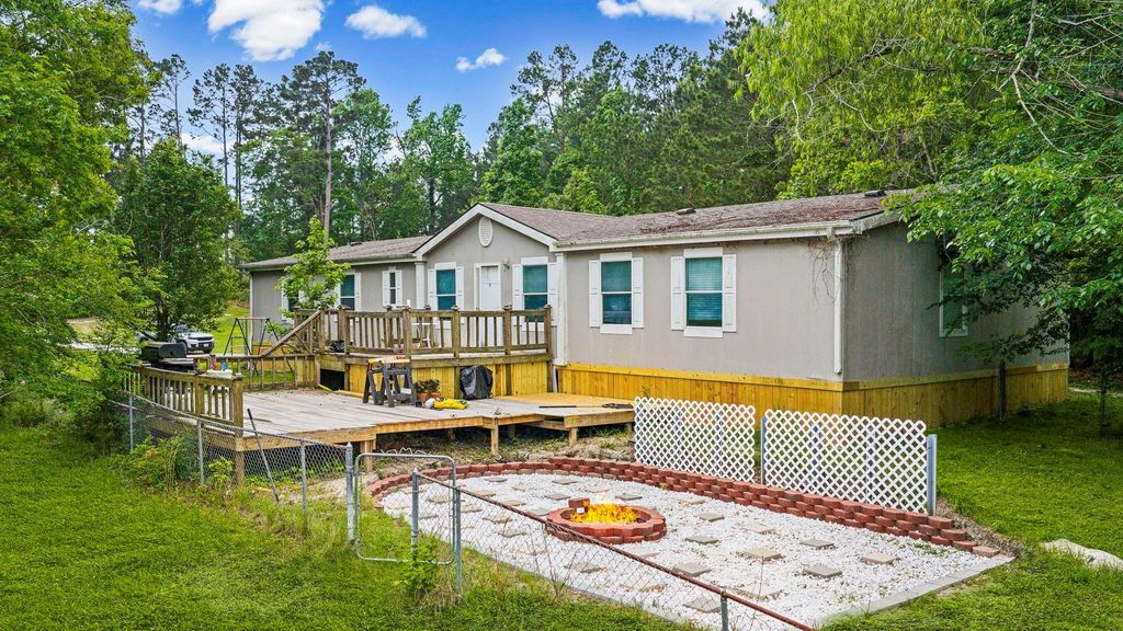 375 White Oak Cove, Onalaska, TX 77360
