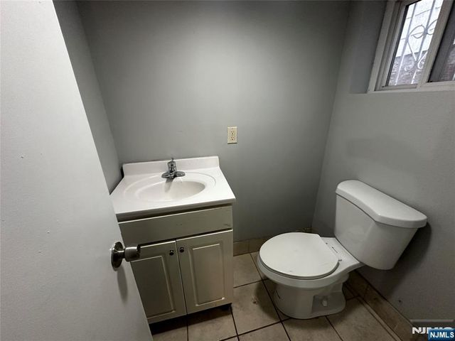 213 7th Street, Newark, NJ 07107