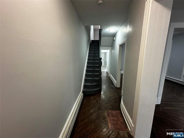 213 7th Street, Newark, NJ 07107