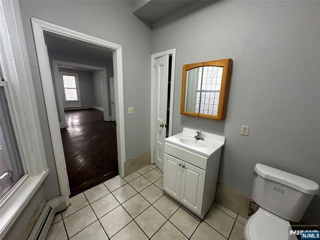 213 7th Street, Newark, NJ 07107