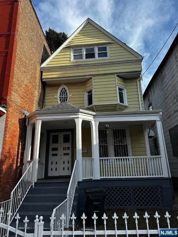 213 7th Street, Newark, NJ 07107