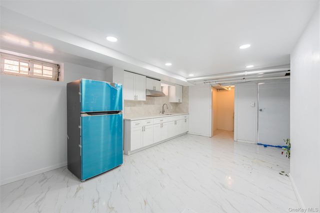 20612 50th Avenue, Oakland Gardens, NY 11364