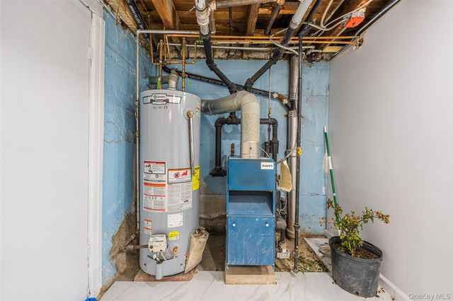 20612 50th Avenue, Oakland Gardens, NY 11364