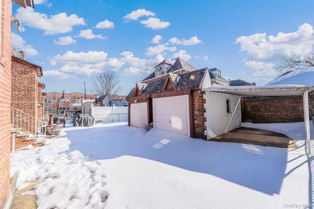 20612 50th Avenue, Oakland Gardens, NY 11364