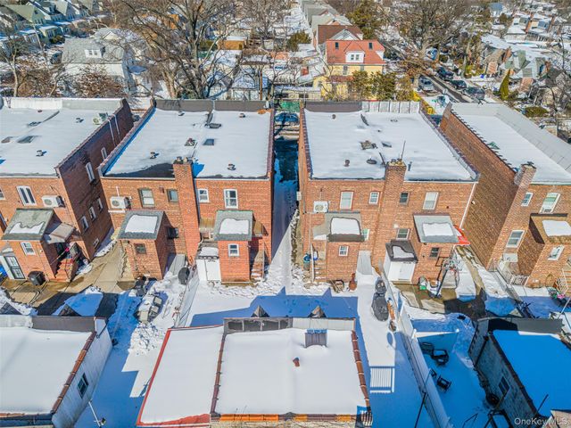 20612 50th Avenue, Oakland Gardens, NY 11364