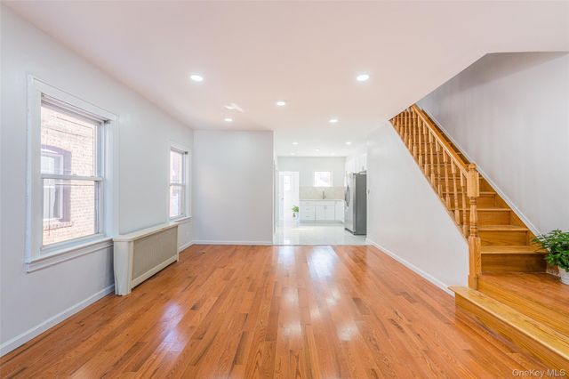 20612 50th Avenue, Oakland Gardens, NY 11364