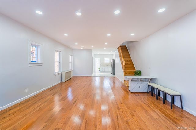 20612 50th Avenue, Oakland Gardens, NY 11364