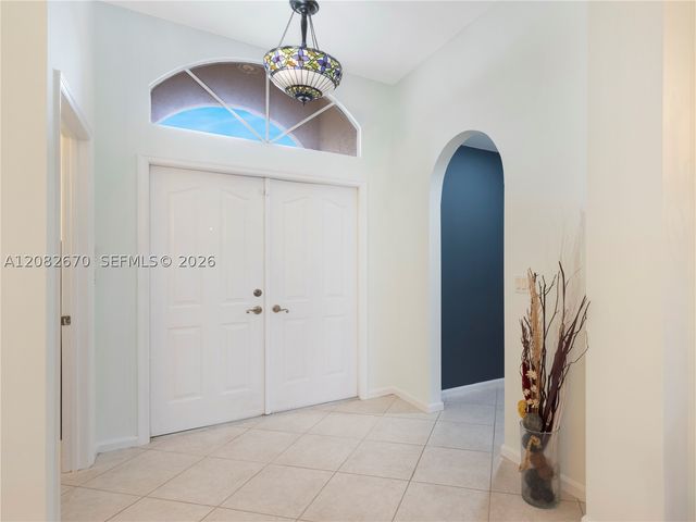 2549 Egret Lake Dr, Green Acres, FL 33413