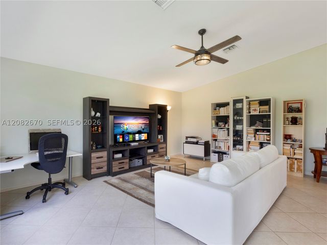 2549 Egret Lake Dr, Green Acres, FL 33413