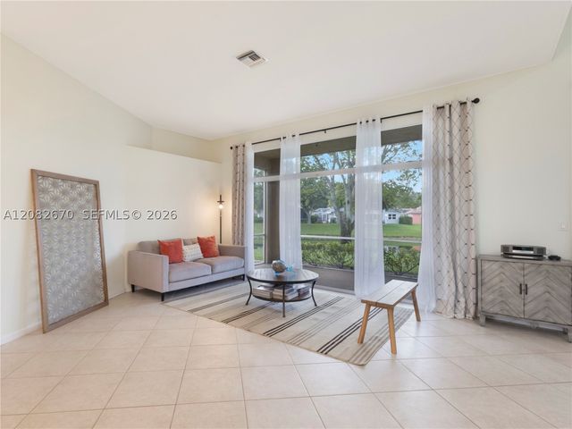 2549 Egret Lake Dr, Green Acres, FL 33413
