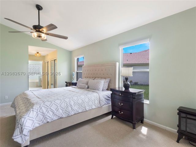 2549 Egret Lake Dr, Green Acres, FL 33413