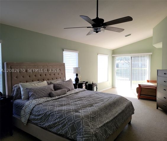 2549 Egret Lake Dr, Green Acres, FL 33413