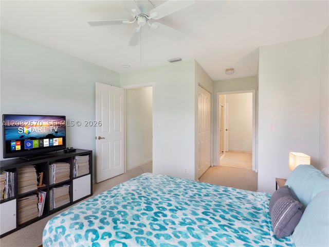 2549 Egret Lake Dr, Green Acres, FL 33413