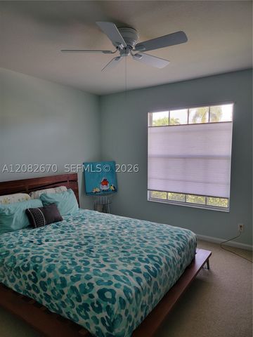 2549 Egret Lake Dr, Green Acres, FL 33413