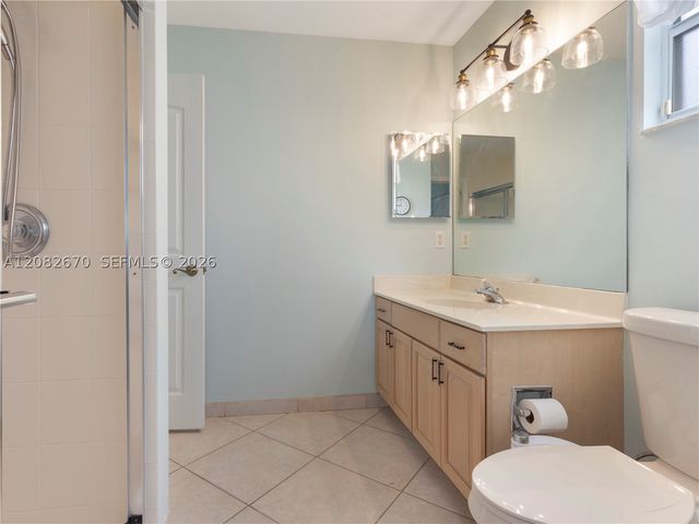 2549 Egret Lake Dr, Green Acres, FL 33413