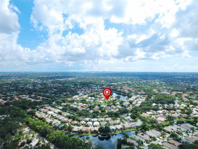 2549 Egret Lake Dr, Green Acres, FL 33413