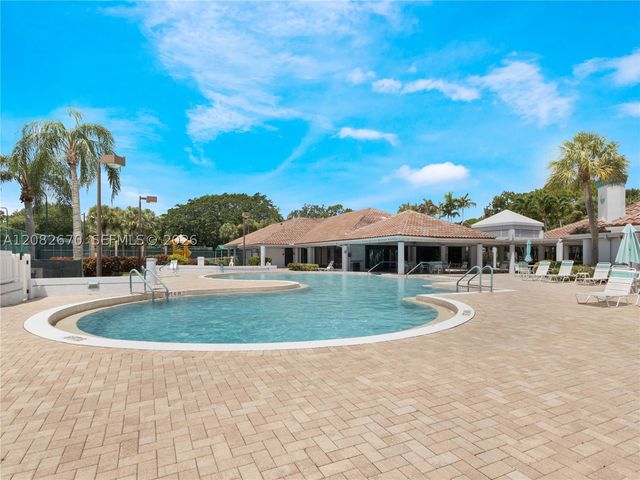 2549 Egret Lake Dr, Green Acres, FL 33413