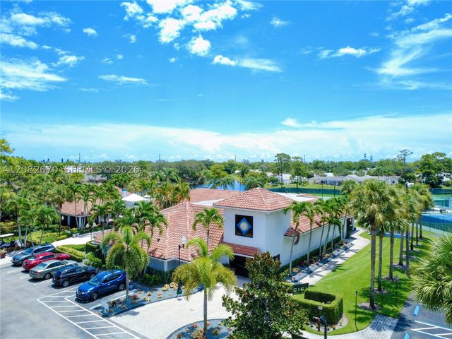 2549 Egret Lake Dr, Green Acres, FL 33413