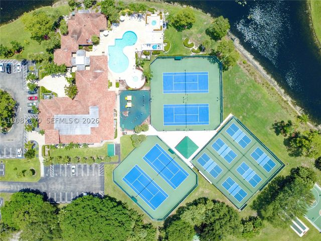 2549 Egret Lake Dr, Green Acres, FL 33413