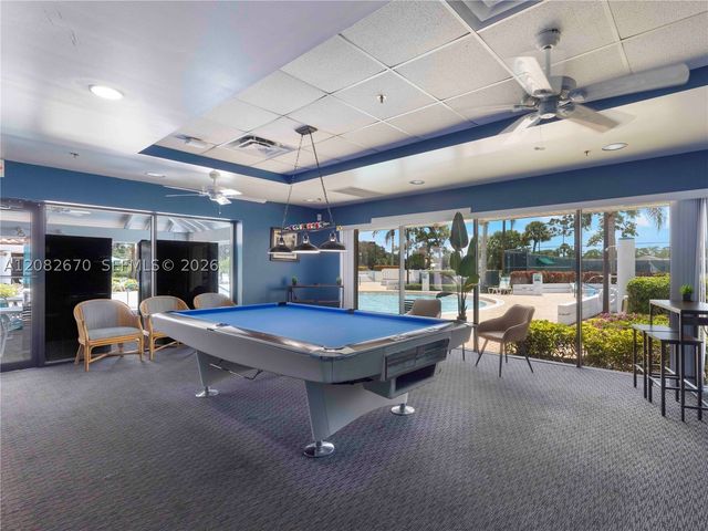 2549 Egret Lake Dr, Green Acres, FL 33413