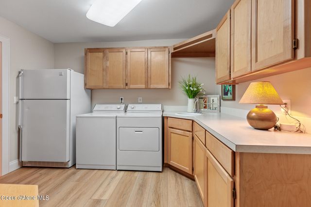 50 Lower Bear Creek Bay Rd, Coolin, ID 83821
