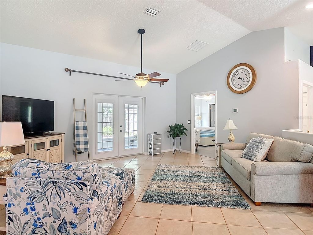 Image 11 of property listing at 191 N SUMMIT AVENUE, Lake Helen, FL 32744