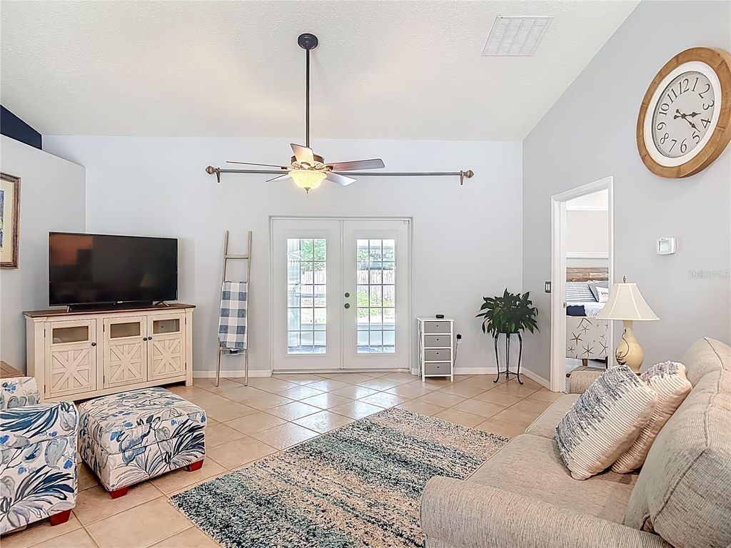 Image 13 of property listing at 191 N SUMMIT AVENUE, Lake Helen, FL 32744