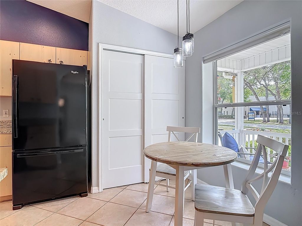 Image 18 of property listing at 191 N SUMMIT AVENUE, Lake Helen, FL 32744