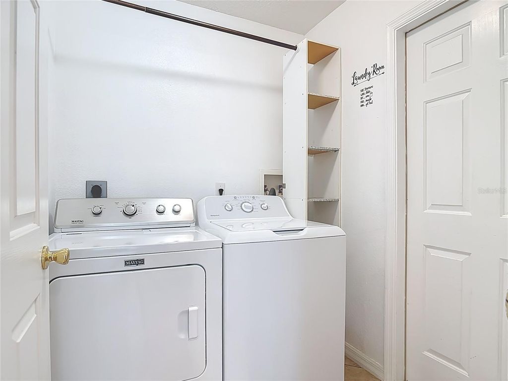 Image 24 of property listing at 191 N SUMMIT AVENUE, Lake Helen, FL 32744